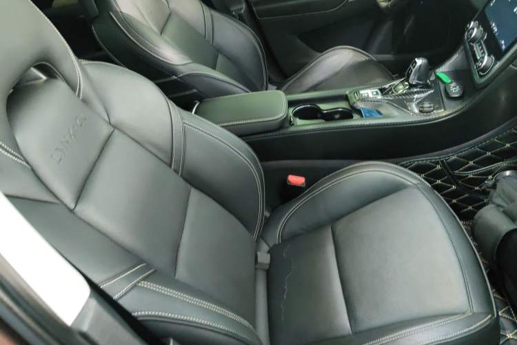 Used Lynk & Co 01 2017 2.0T Two-Wheel Drive Pro Edition Right Front Seat