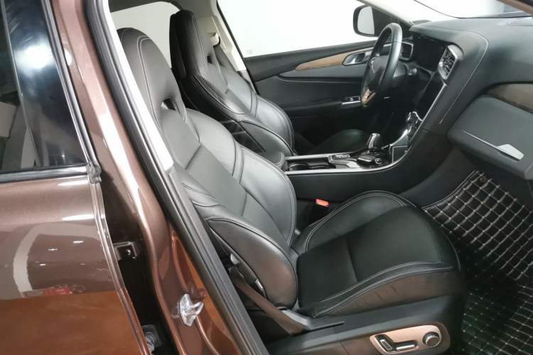 Used Lynk & Co 01 2017 2.0T Two-Wheel Drive Pro Edition Right Front Seat