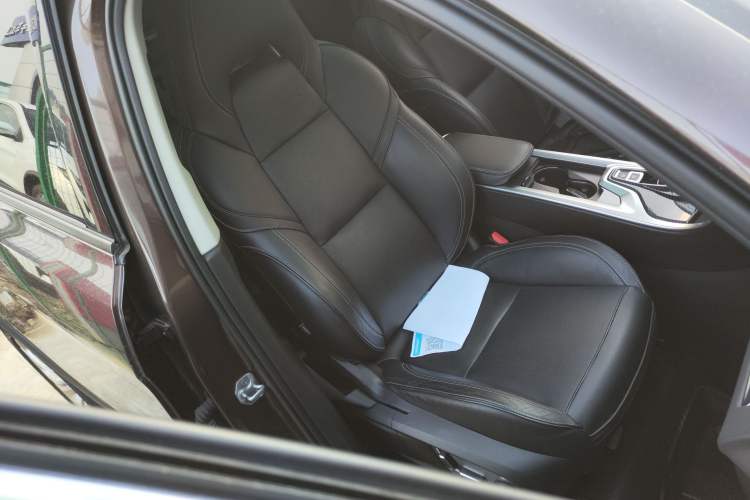 Used Lynk & Co 01 2017 2.0T Two-Wheel Drive Pro Edition Right Front Seat