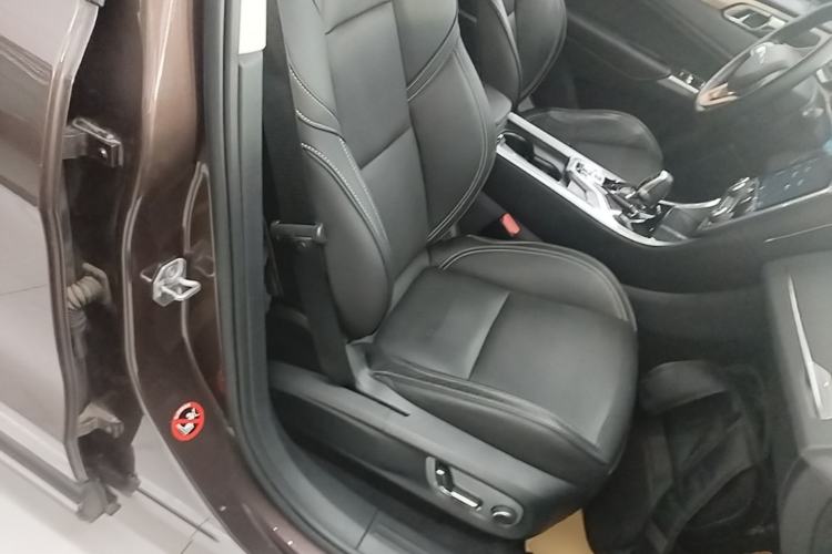 Used Lynk & Co 01 2017 2.0T Two-Wheel Drive Pro Edition Right Front Seat