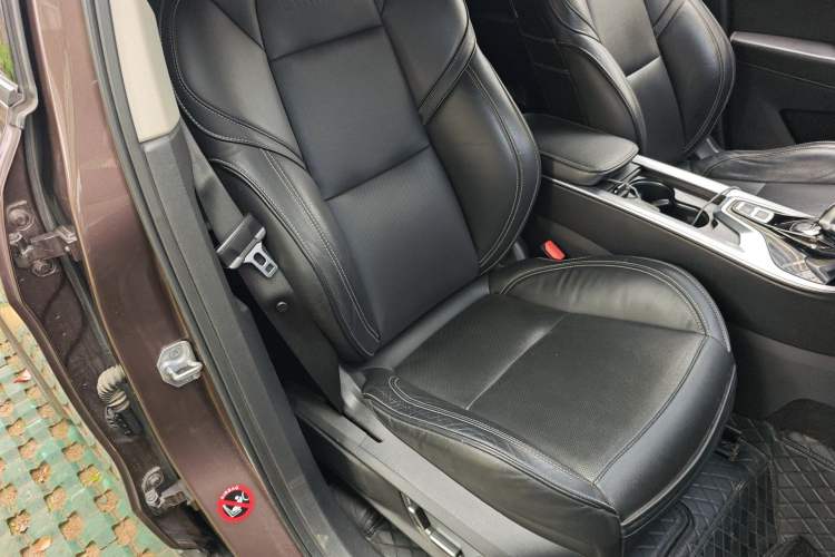 Used Lynk & Co 01 2017 2.0T Two-Wheel Drive Pro Edition Right Front Seat