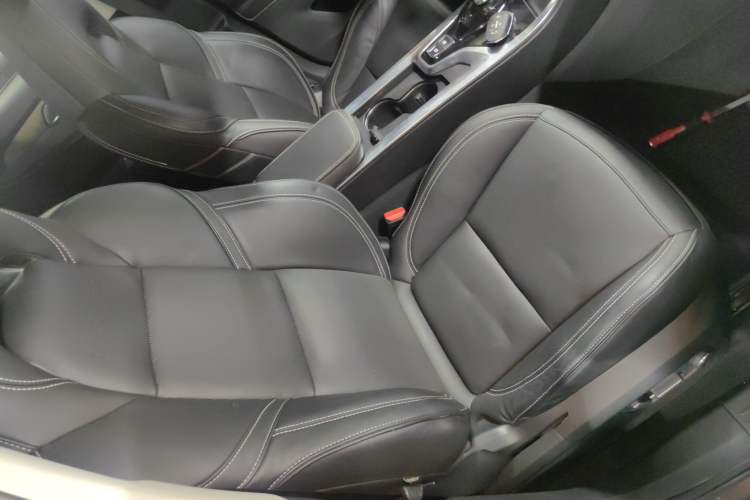 Used Lynk & Co 01 2017 2.0T Two-Wheel Drive Pro Edition Right Front Seat