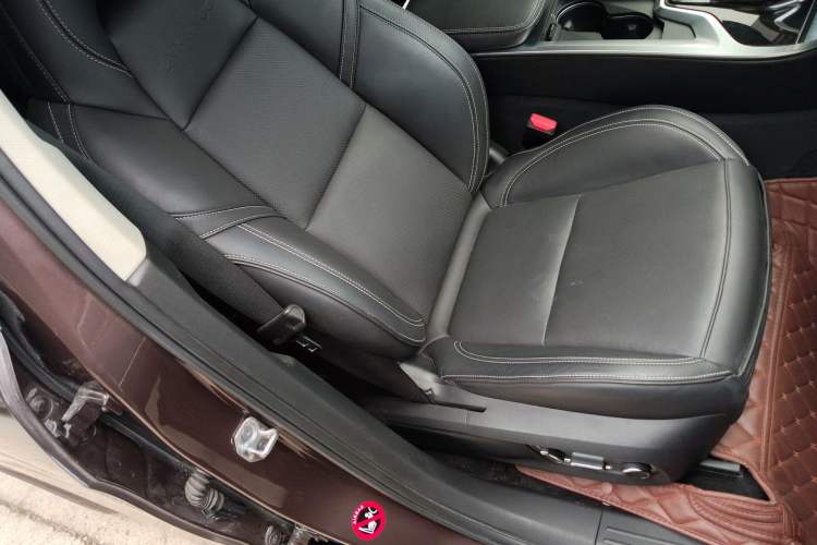 Used Lynk & Co 01 2017 2.0T Two-Wheel Drive Pro Edition Right Front Seat