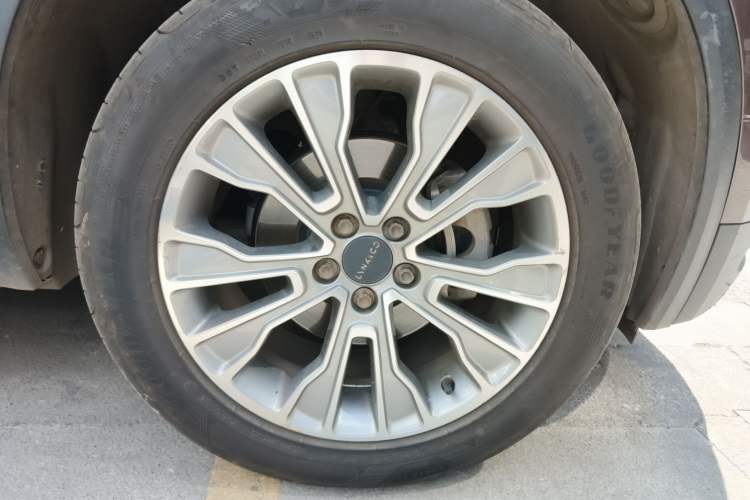 Used Lynk & Co 01 2017 2.0T Two-Wheel-Drive Version Right Front Wheel Hub