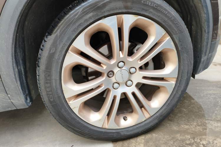 Used Lynk & Co 01 2017 2.0T Two-Wheel Drive Pro Edition Right Front Wheel Hub