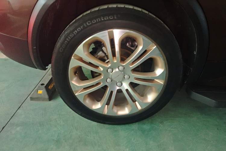 Used Lynk & Co 01 2017 2.0T Two-Wheel Drive Pro Edition Right Rear Wheel Hub