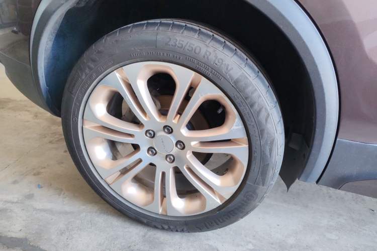 Used Lynk & Co 01 2017 2.0T Two-Wheel Drive Pro Edition Right Rear Wheel Hub