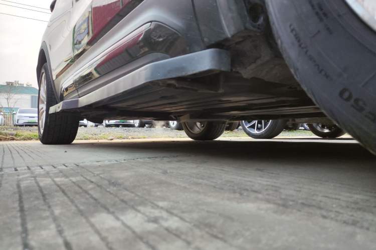 Used Lynk & Co 01 2017 2.0T Two-Wheel Drive Pro Edition Right Side Sill