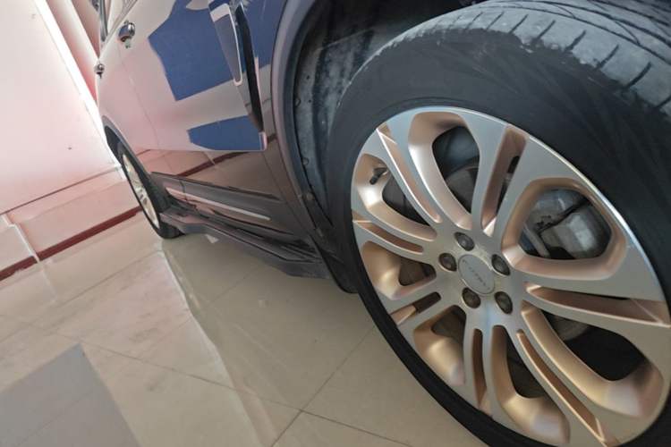 Used Lynk & Co 01 2017 2.0T Two-Wheel Drive Pro Edition Right Side Sill