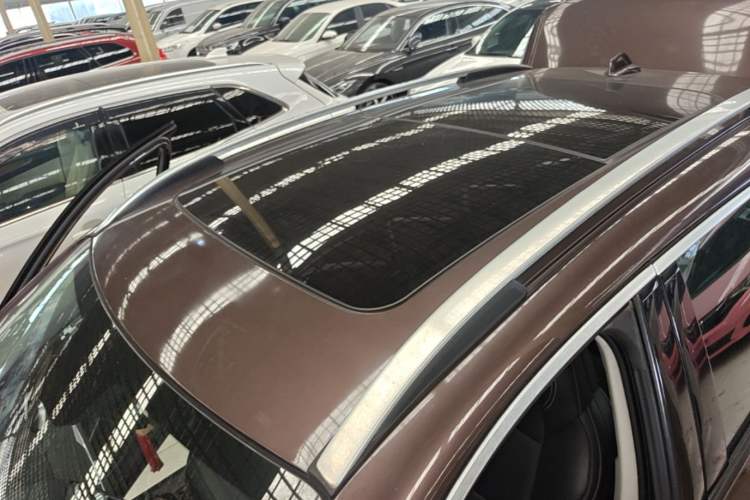 Used Lynk & Co 01 2017 2.0T Two-Wheel-Drive Version Roof
