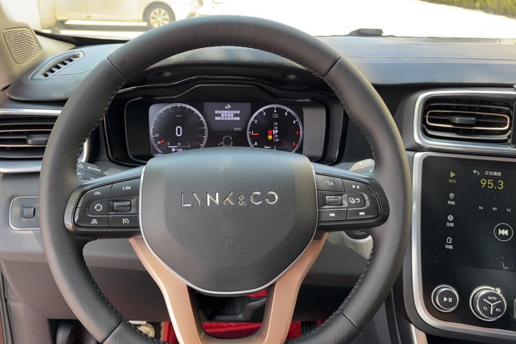 Used Lynk & Co 01 2017 2.0T Two-Wheel-Drive Version Steering Wheel