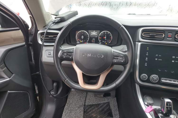 Used Lynk & Co 01 2017 2.0T Two-Wheel-Drive Version Steering Wheel