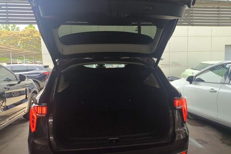 Used Lynk & Co 01 2017 2.0T Two-Wheel Drive Pro Edition Trunk