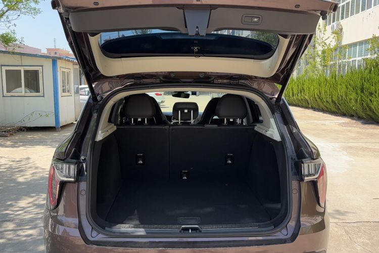 Used Lynk & Co 01 2017 2.0T Two-Wheel-Drive Version Trunk
