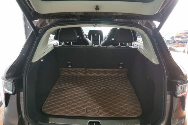 Used Lynk & Co 01 2017 2.0T Two-Wheel Drive Pro Edition Trunk