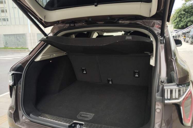 Used Lynk & Co 01 2017 2.0T Two-Wheel Drive Pro Edition Trunk