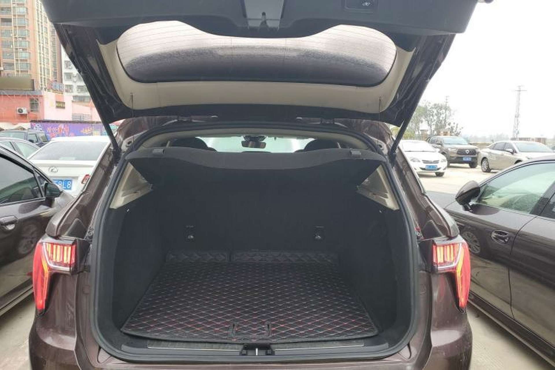 Used Lynk & Co 01 2017 2.0T Two-Wheel-Drive Version Trunk