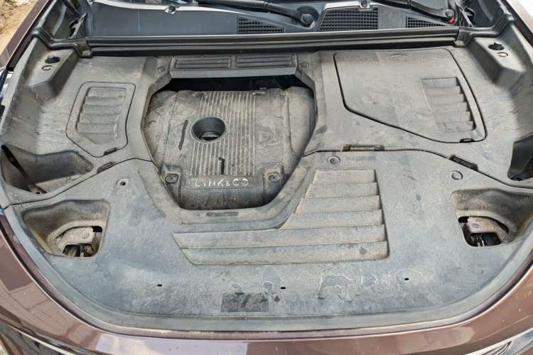Used Lynk & Co 01 2017 2.0T Two-Wheel Drive Pro Edition Engine Bay