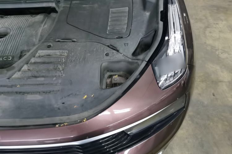 Used Lynk & Co 01 2017 2.0T Two-Wheel Drive Pro Edition Engine Bay Left