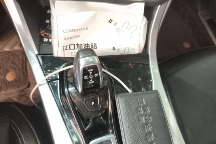 Used Lynk & Co 01 2017 2.0T Two-Wheel-Drive Version Gear Lever