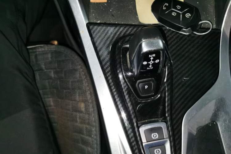 Used Lynk & Co 01 2017 2.0T Two-Wheel Drive Pro Edition Gear Lever