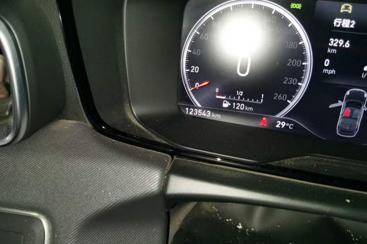 Used Lynk & Co 01 2017 2.0T Two-Wheel Drive Pro Edition Odometer Close Up