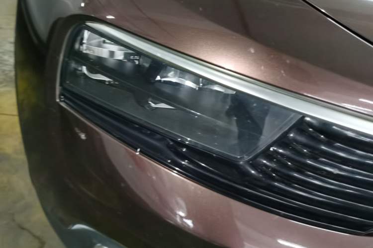 Used Lynk & Co 01 2017 2.0T Two-Wheel Drive Pro Edition Right Front Headlight