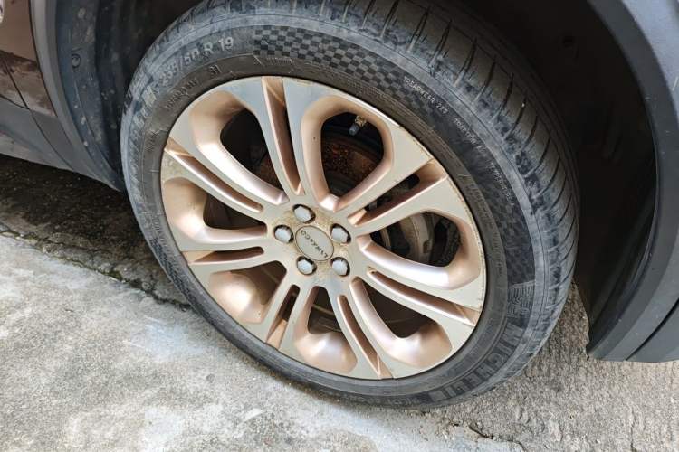 Used Lynk & Co 01 2017 2.0T Two-Wheel Drive Pro Edition Right Front Wheel Hub