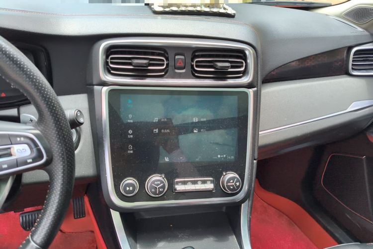 Used Lynk & Co 01 2017 2.0T Four-Wheel Drive Pro Edition Audio And AC Panel