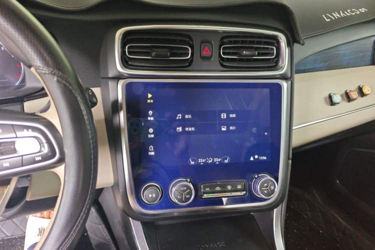 Used Lynk & Co 01 2017 2.0T Two-Wheel Drive Zhaopu Version Audio And AC Panel