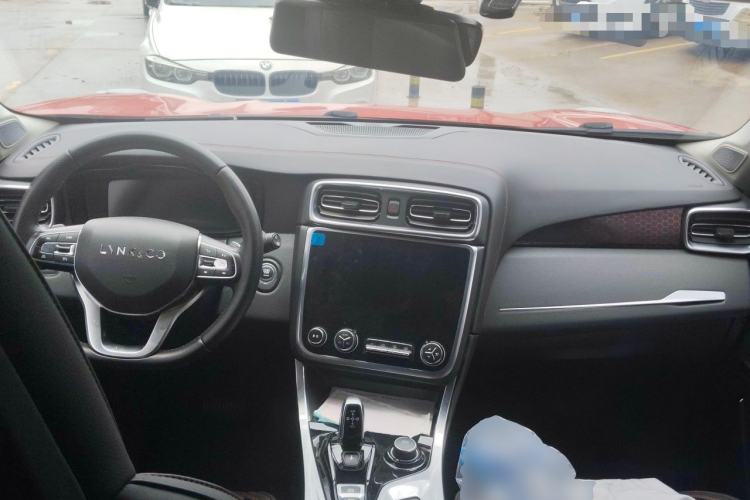 Used Lynk & Co 01 2017 2.0T Four-Wheel Drive Pro Edition Center Console