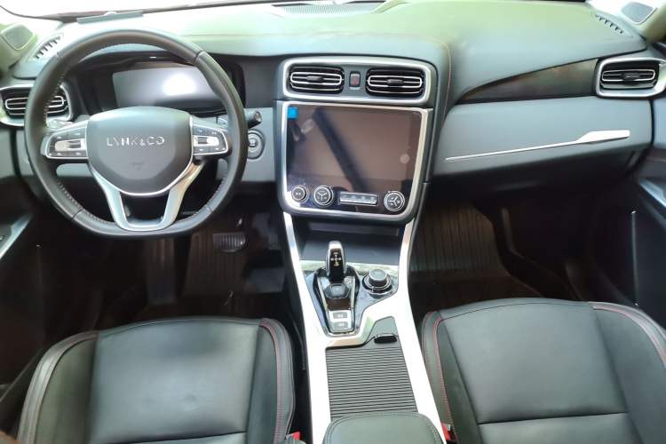 Used Lynk & Co 01 2017 2.0T Four-Wheel Drive Pro Edition Center Console