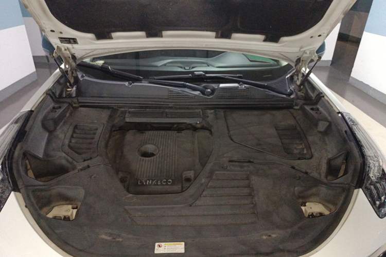 Used Lynk & Co 01 2017 2.0T Four-Wheel Drive Pro Edition Engine Bay