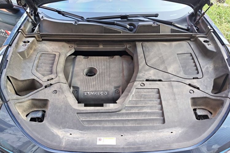 Used Lynk & Co 01 2017 2.0T Two-Wheel Drive Zhaopu Version Engine Bay