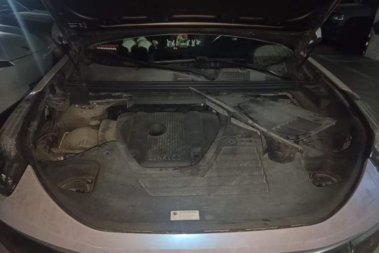 Used Lynk & Co 01 2017 2.0T Two-Wheel Drive Pro Edition Engine Bay