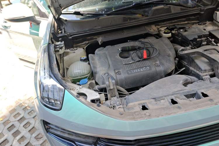 Used Lynk & Co 01 2017 2.0T Two-Wheel Drive Pro Edition Engine Bay Right