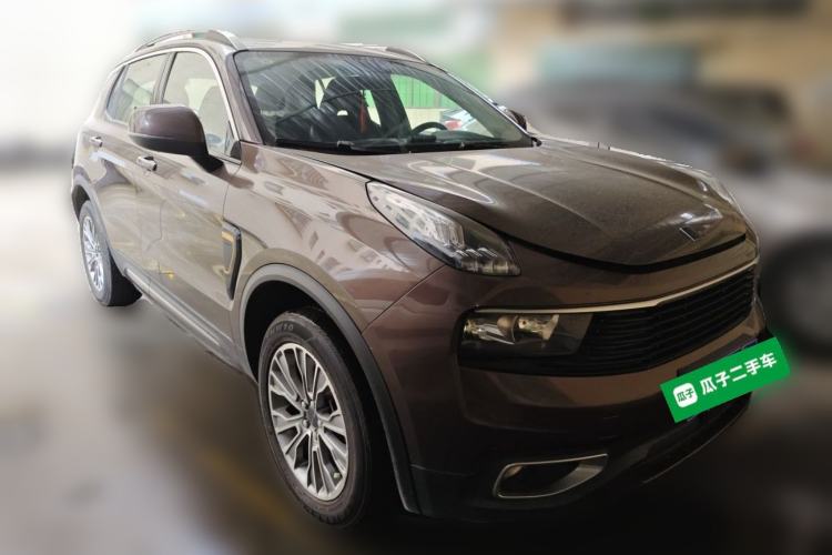 Used Lynk & Co 01 2017 2.0T Two-Wheel-Drive Version Front Right 45 Deg