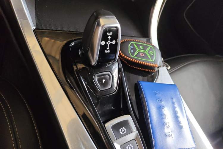 Used Lynk & Co 01 2017 2.0T Two-Wheel-Drive Version Gear Lever