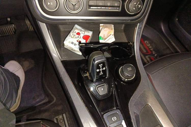 Used Lynk & Co 01 2017 2.0T Four-Wheel Drive Pro Edition Gear Lever