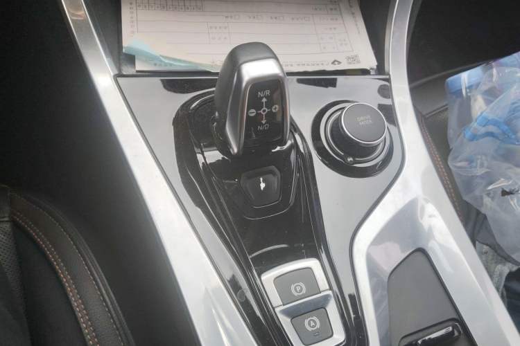 Used Lynk & Co 01 2017 2.0T Four-Wheel Drive Pro Edition Gear Lever