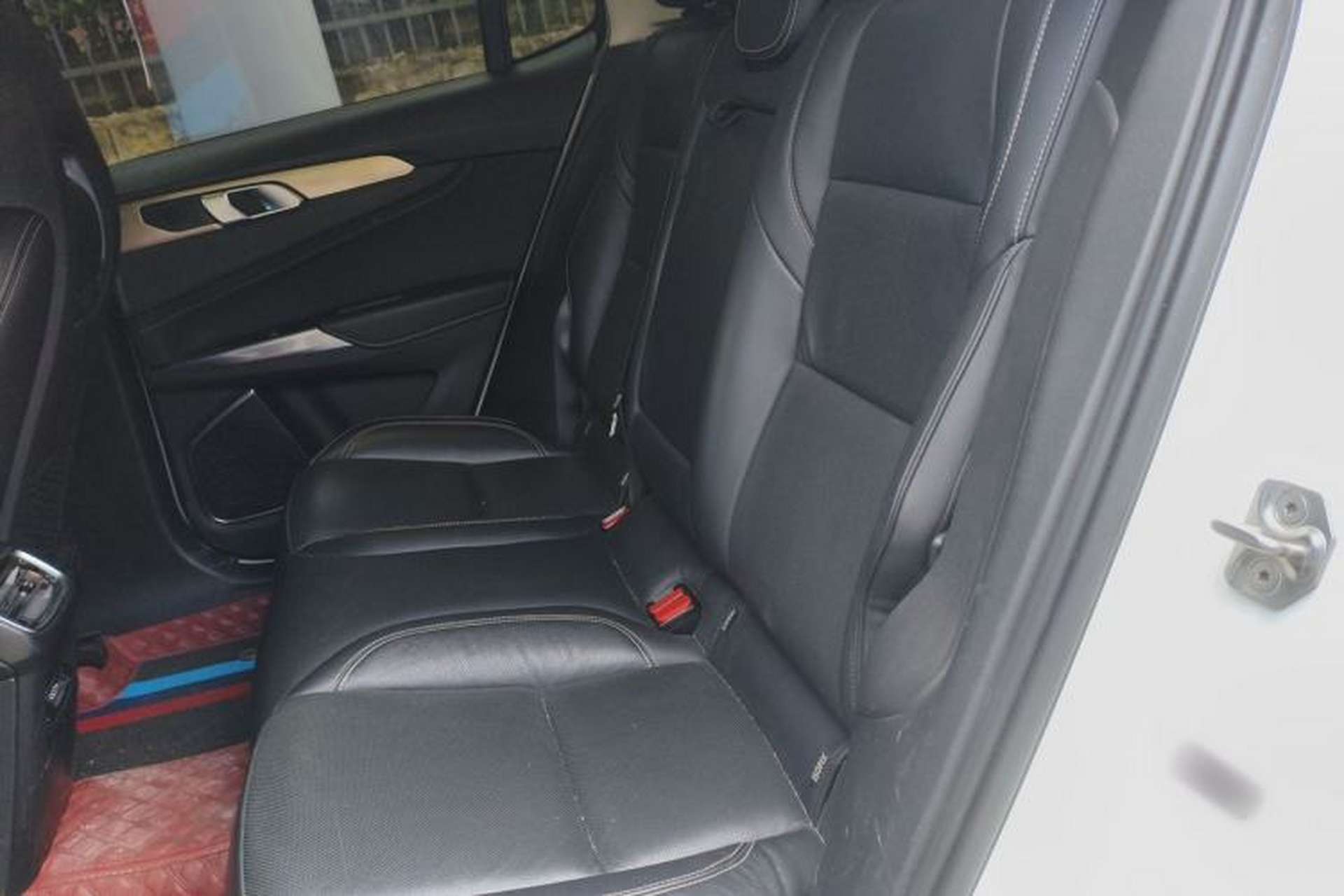 Used Lynk & Co 01 2017 2.0T Two-Wheel Drive Pro Edition Left Rear Seat