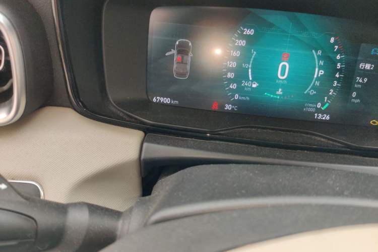 Used Lynk & Co 01 2017 2.0T Two-Wheel Drive Zhaopu Version Odometer Close Up