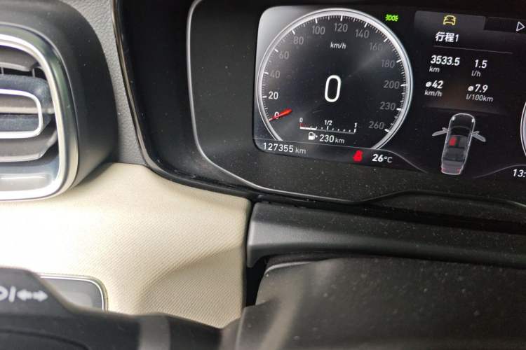 Used Lynk & Co 01 2017 2.0T Two-Wheel Drive Zhaopu Version Odometer Close Up