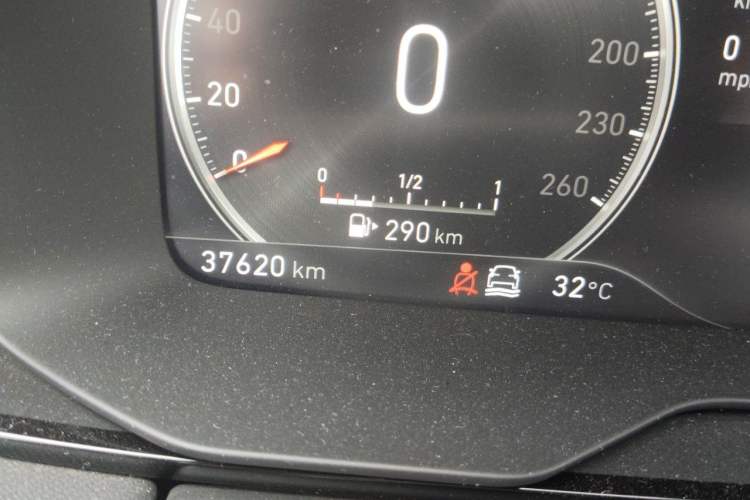 Used Lynk & Co 01 2017 2.0T Four-Wheel Drive Pro Edition Odometer Close Up