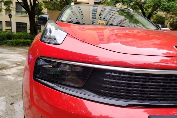 Used Lynk & Co 01 2017 2.0T Four-Wheel Drive Limited-Edition Right Front Headlight