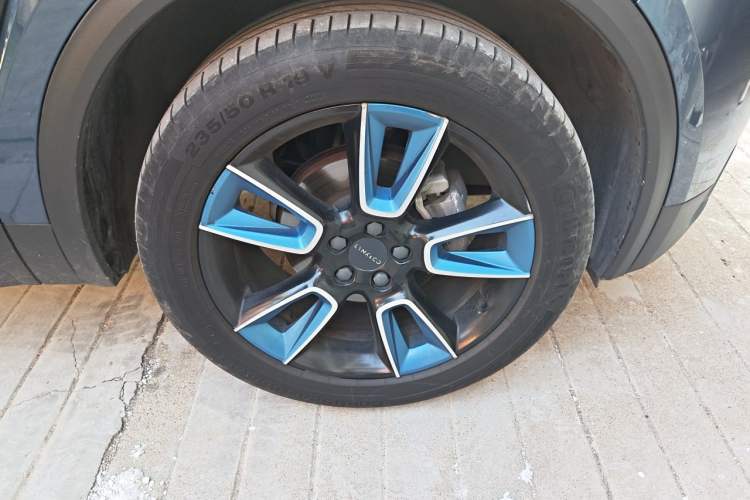 Used Lynk & Co 01 2017 2.0T Two-Wheel Drive Zhaopu Version Right Front Wheel Hub