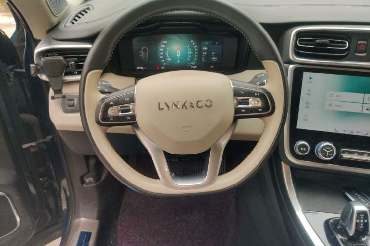Used Lynk & Co 01 2017 2.0T Two-Wheel Drive Zhaopu Version Steering Wheel