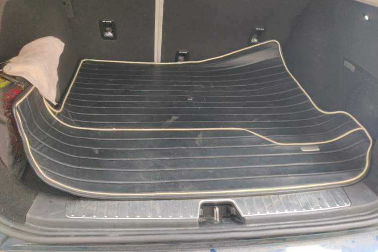 Used Lynk & Co 01 2017 2.0T Two-Wheel Drive Zhaopu Version Trunk