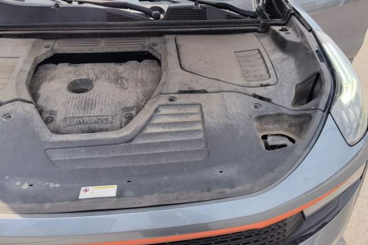 Used Lynk & Co 01 2017 2.0T Four-Wheel Drive Pro Edition Engine Bay Left