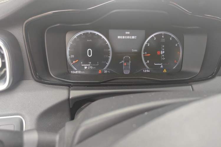 Used Lynk & Co 01 2017 2.0T Two-Wheel Drive Pro Edition Odometer Close Up